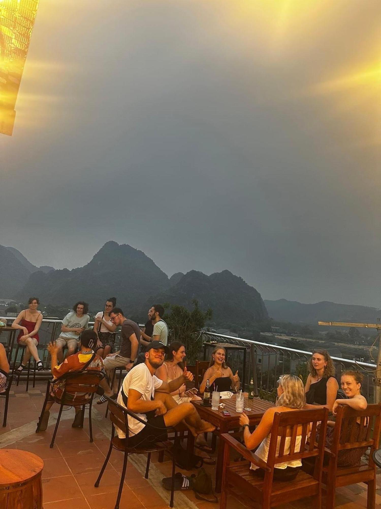 Phong Nha Jasmine Hostel & Roof Top Bar Eksteriør billede