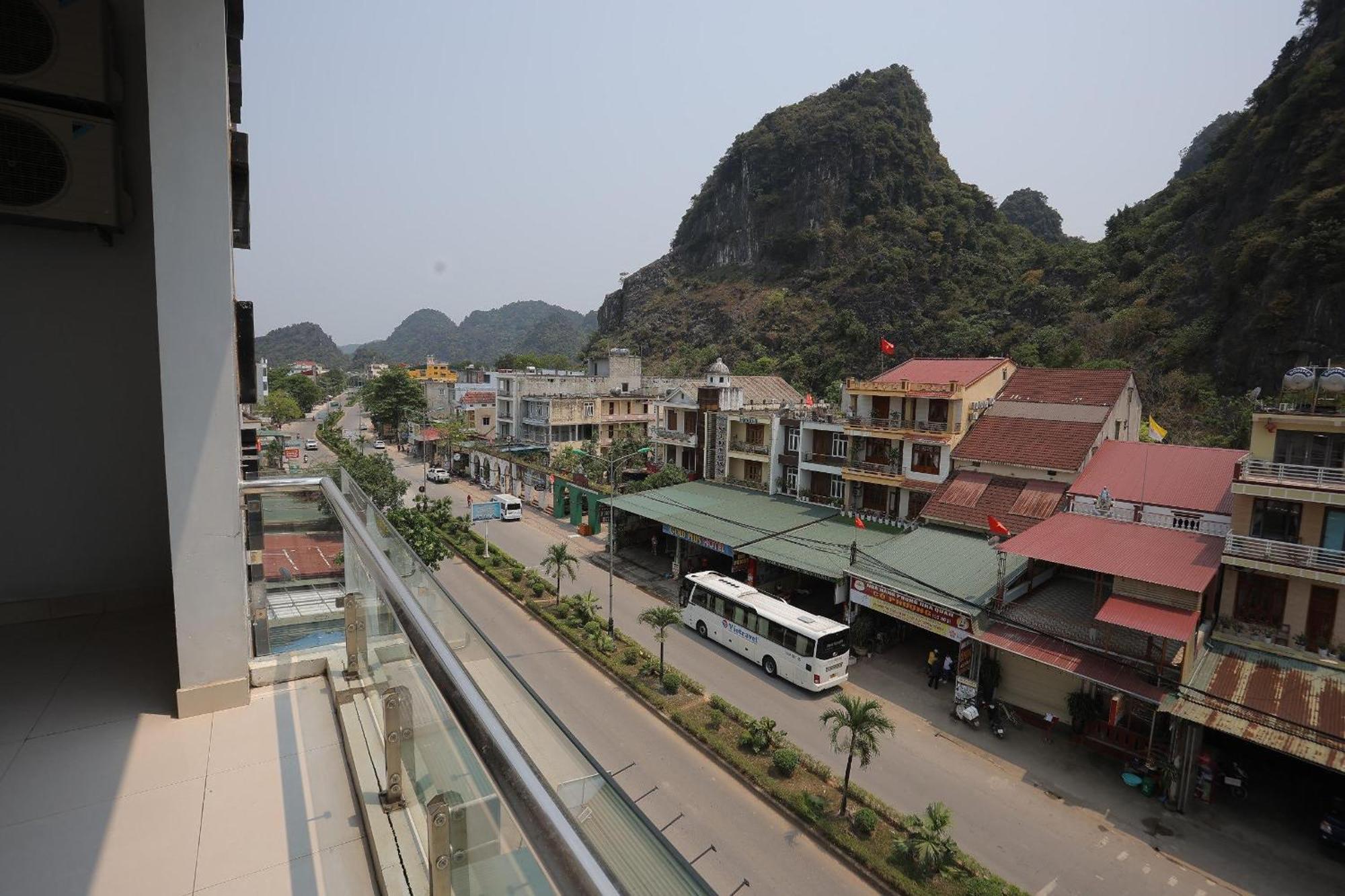 Phong Nha Jasmine Hostel & Roof Top Bar Eksteriør billede
